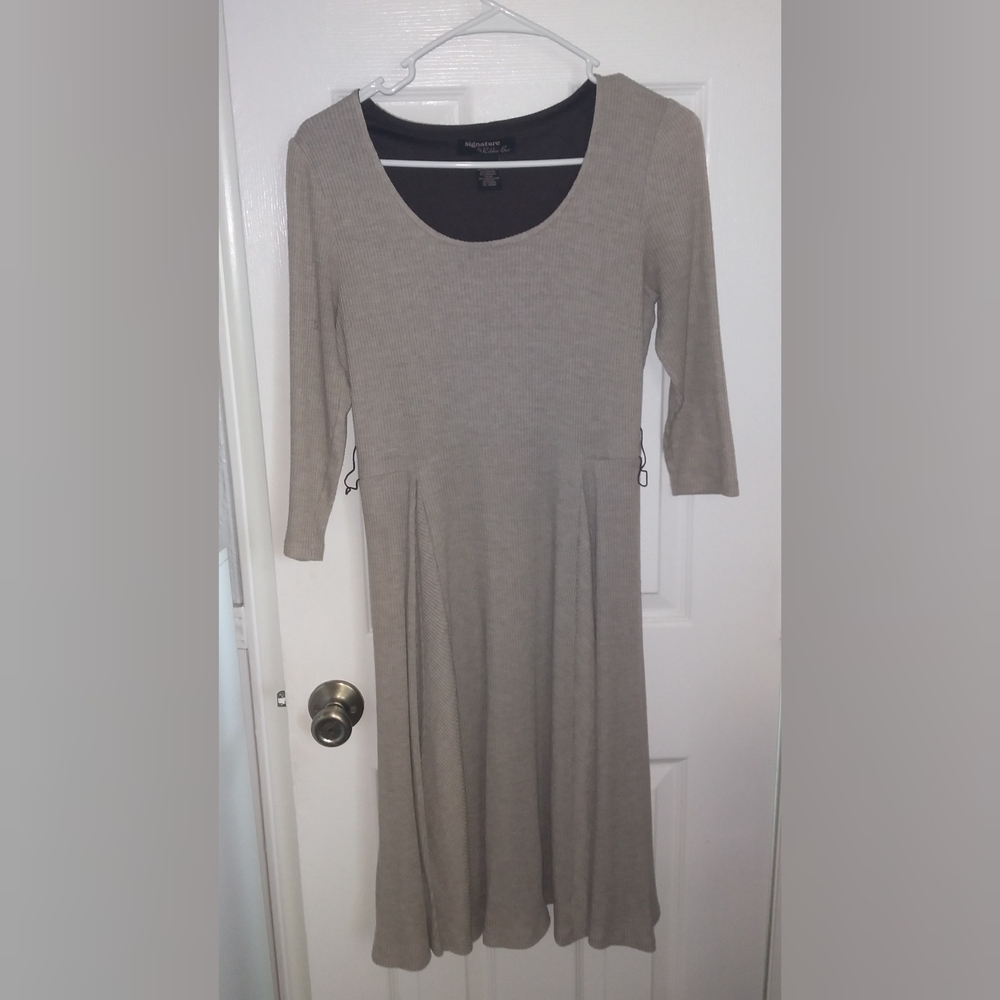 Pleated Beige Dress With Long Sleeves & Belt Loops EUC Signature By Robbie Bee
